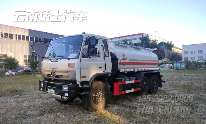 東風(fēng)六驅(qū)加運(yùn)油車,6立方加油車,東風(fēng)145罐式運(yùn)輸車,6*6加油車,越野專用車,油罐車改裝