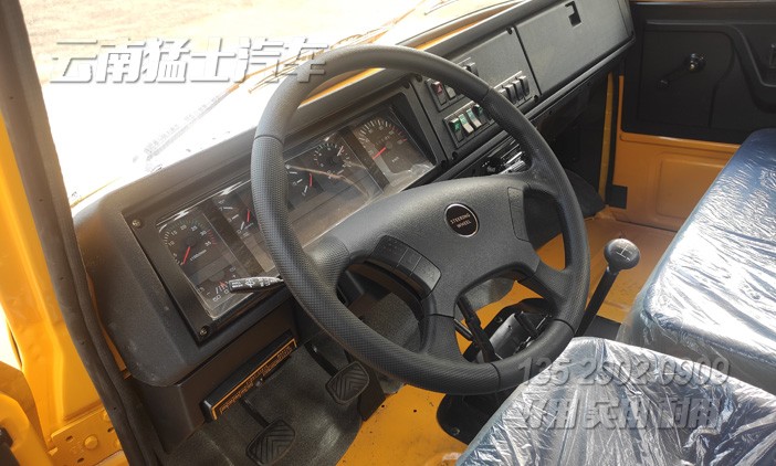 東風六驅(qū)卡車,六驅(qū)越野車,東風軍車,軍用運輸車,越野卡車,尖頭卡車