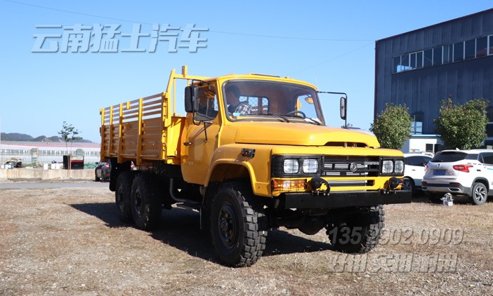 東風六驅(qū)卡車,六驅(qū)越野車,東風軍車,軍用運輸車,越野卡車,尖頭卡車