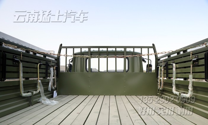 東風(fēng)六驅(qū)卡車(chē),越野卡車(chē),尖頭越野卡車(chē),EQ2082,東風(fēng)25Y,軍用運(yùn)輸車(chē),東風(fēng)軍車(chē)