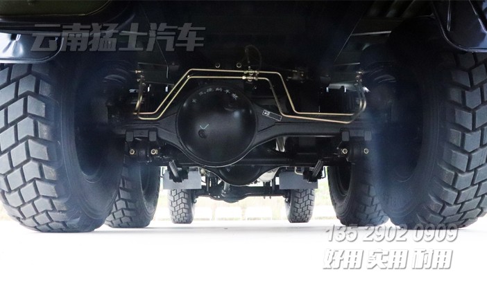 東風越野卡車,雙排卡車銷售,3.5噸越野卡車,EQ2102運兵車,東風四驅(qū)六驅(qū)卡車,東風卡車出口