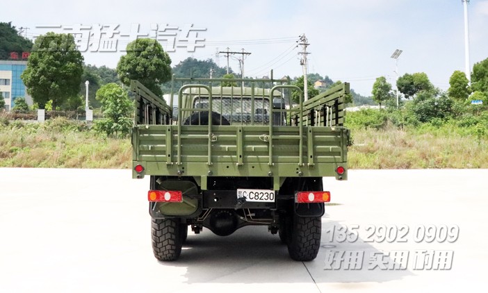 東風越野卡車,雙排卡車銷售,3.5噸越野卡車,EQ2102運兵車,東風四驅(qū)六驅(qū)卡車,東風卡車出口