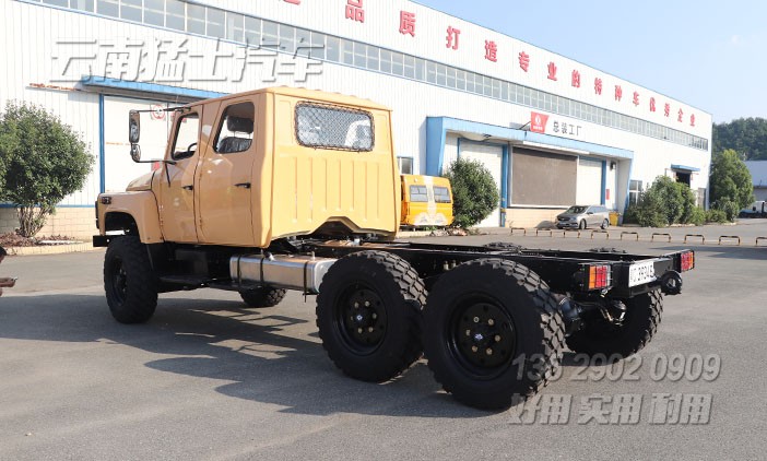 雙排尖頭卡車,六驅(qū)越野底盤,長頭卡車底盤改裝,雙排2082底盤,定制款底盤出口