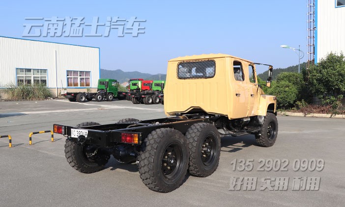 雙排尖頭卡車,六驅(qū)越野底盤,長頭卡車底盤改裝,雙排2082底盤,定制款底盤出口