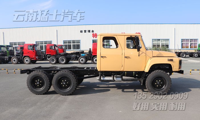 雙排尖頭卡車,六驅(qū)越野底盤,長頭卡車底盤改裝,雙排2082底盤,定制款底盤出口