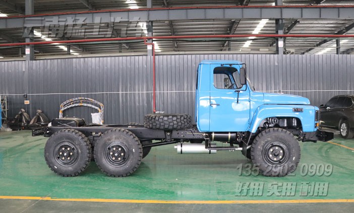 東風(fēng)25Y,東風(fēng)六驅(qū)越野車(chē),六驅(qū)專(zhuān)用車(chē)底盤(pán),EQ2082E6D,越野卡車(chē)底盤(pán),專(zhuān)用車(chē)底盤(pán)改裝