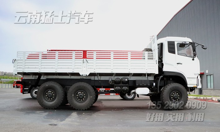 東風(fēng)大力神銷(xiāo)售,25噸東風(fēng)卡車(chē),東風(fēng)卡車(chē)銷(xiāo)售出口,東風(fēng)六驅(qū)卡車(chē),六驅(qū)越野卡車(chē),6*6東風(fēng)康明斯卡車(chē)
