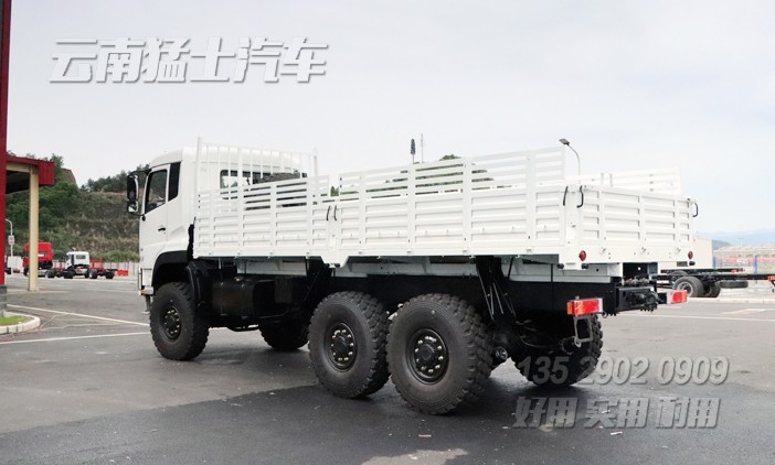 東風(fēng)大力神銷(xiāo)售,25噸東風(fēng)卡車(chē),東風(fēng)卡車(chē)銷(xiāo)售出口,東風(fēng)六驅(qū)卡車(chē),六驅(qū)越野卡車(chē),6*6東風(fēng)康明斯卡車(chē)