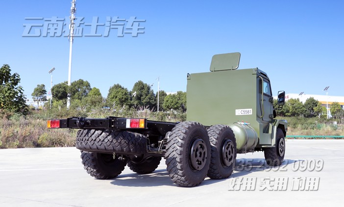 六驅(qū)裝甲車(chē)底盤(pán),定制化專(zhuān)用車(chē),裝甲車(chē)底盤(pán),底盤(pán)設(shè)計(jì)改裝,長(zhǎng)頭越野底盤(pán),越野專(zhuān)用車(chē)底盤(pán)