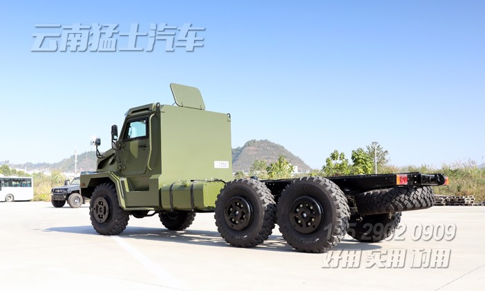 六驅(qū)裝甲車(chē)底盤(pán),定制化專(zhuān)用車(chē),裝甲車(chē)底盤(pán),底盤(pán)設(shè)計(jì)改裝,長(zhǎng)頭越野底盤(pán),越野專(zhuān)用車(chē)底盤(pán)