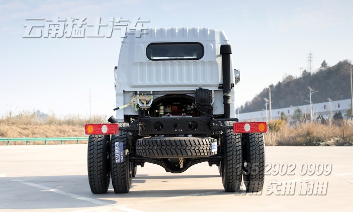 東風(fēng)雙排卡車(chē),右舵卡車(chē)底盤(pán),東風(fēng)輕卡底盤(pán),多利卡雙排底盤(pán),4*4底盤(pán)改裝廠家,越野專用車(chē)底盤(pán),右舵底盤(pán)出口