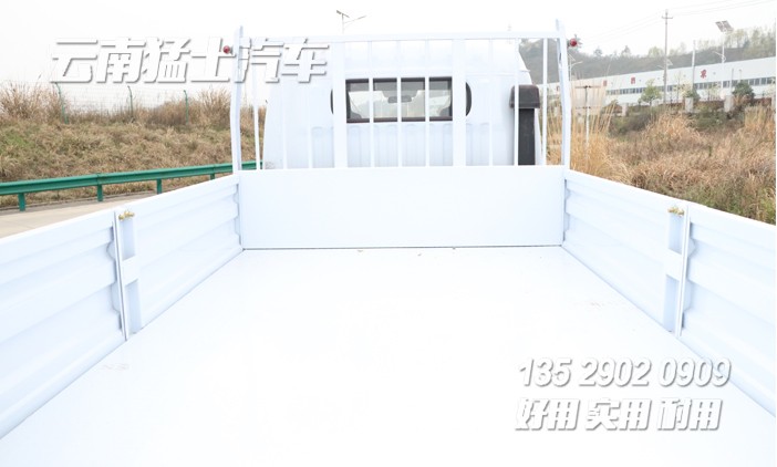 4*4東風(fēng)卡車(chē),輕型卡車(chē),越野卡車(chē),東風(fēng)雙排卡車(chē),3噸小型卡車(chē),貨箱4.2米