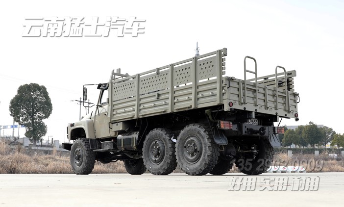 EQ240,東風(fēng)六驅(qū)越野卡車,6*6長(zhǎng)頭運(yùn)兵車,長(zhǎng)鼻子卡車,出口越野載貨車