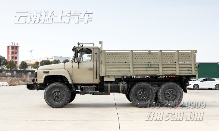 EQ240,東風(fēng)六驅(qū)越野卡車,6*6長(zhǎng)頭運(yùn)兵車,長(zhǎng)鼻子卡車,出口越野載貨車