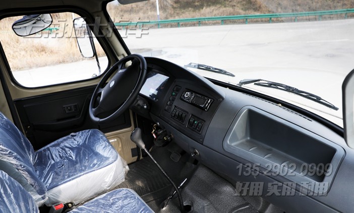 EQ240,東風(fēng)六驅(qū)越野卡車,6*6長(zhǎng)頭運(yùn)兵車,長(zhǎng)鼻子卡車,出口越野載貨車