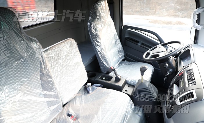 新款卡車(chē)底盤(pán),六驅(qū)卡車(chē),越野車(chē)底盤(pán),專(zhuān)用車(chē)改裝,6*6出口型卡車(chē),平頭2082,后八輪越野車(chē)