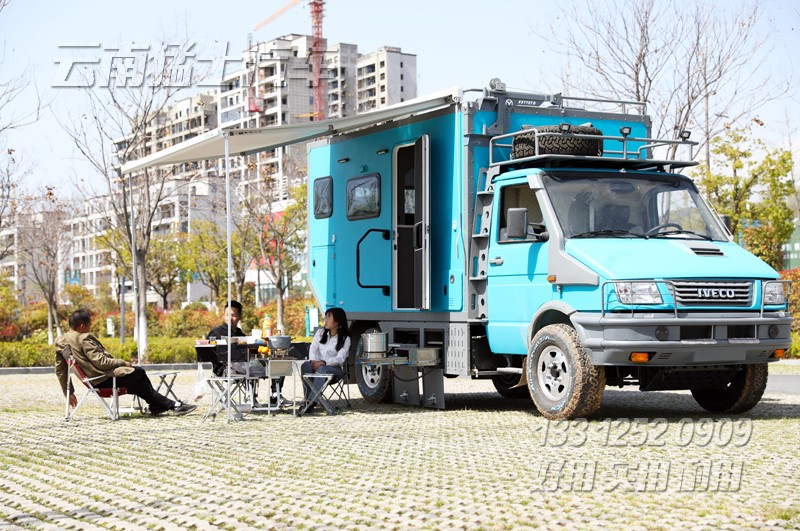 四驅(qū)依維柯房車,房車內(nèi)飾,房車布局,房車功能,房車設(shè)計廠家