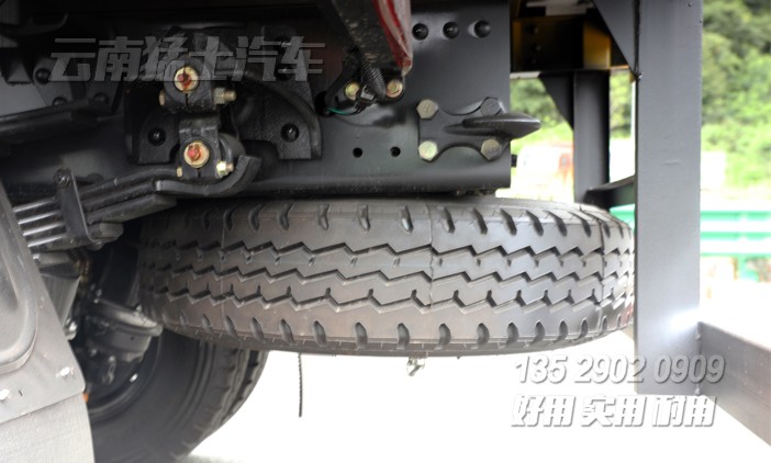 5噸廂式車(chē),東風(fēng)輕卡,集裝箱貨車(chē),4*2小型廂式運(yùn)輸車(chē)