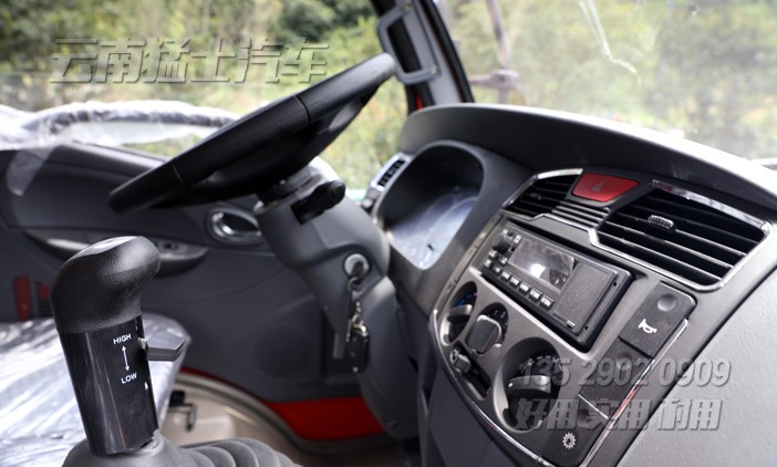 5噸廂式車(chē),東風(fēng)輕卡,集裝箱貨車(chē),4*2小型廂式運(yùn)輸車(chē)