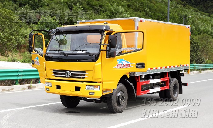 5噸廂式車(chē),東風(fēng)輕卡,集裝箱貨車(chē),4*2小型廂式運(yùn)輸車(chē)