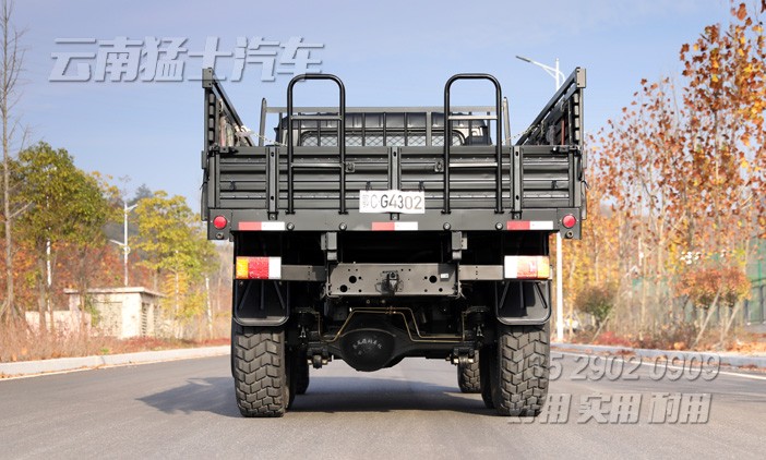 EQ2102G,東風(fēng)全驅(qū)卡車(chē),特種專用車(chē),越野三橋卡車(chē),黑色載貨汽車(chē),全驅(qū)特種車(chē)
